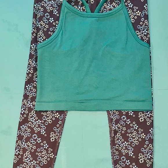 All in Motion Teal Top and Navy Floral Leggings - Picture 1 of 5
